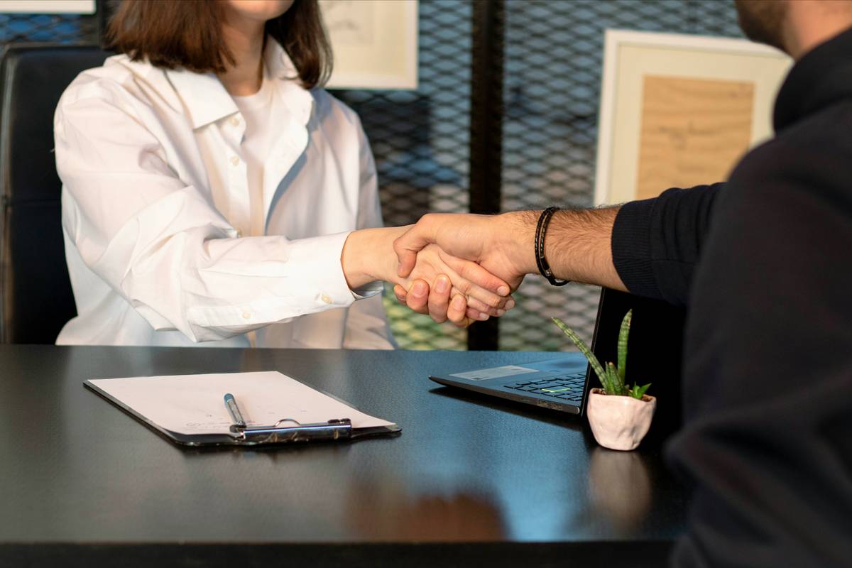 Freelance Contract Advice: How to Protect Your Pay, Time, and Sanity (Without Sounding Like a Robot)