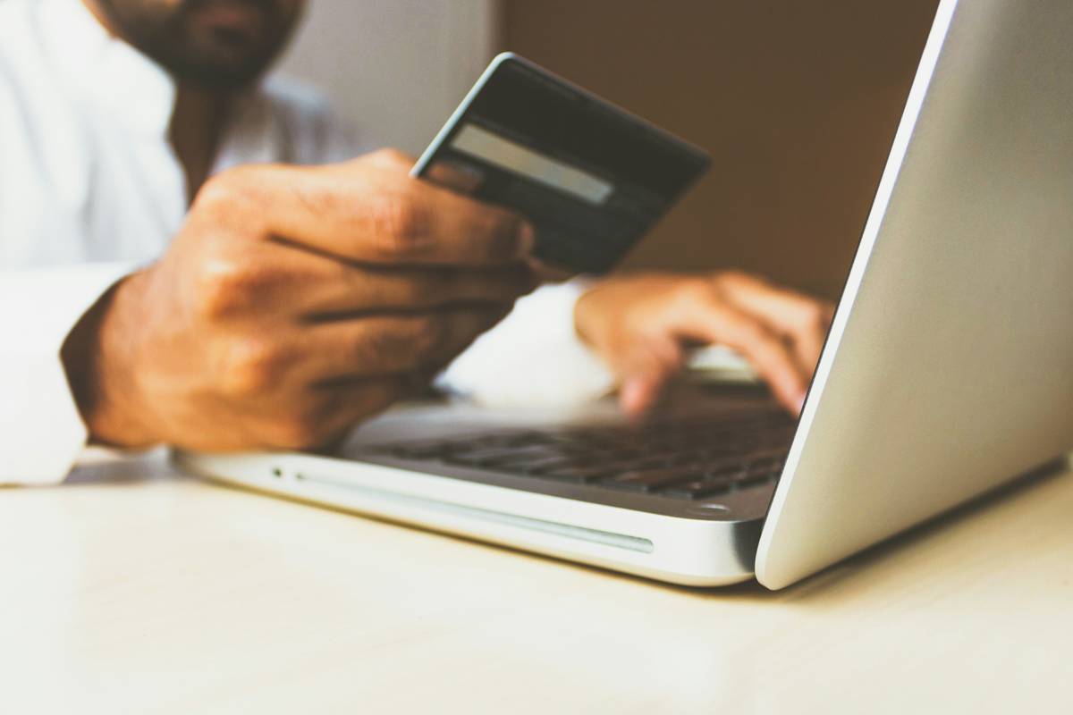 Freelance Rate Discussion: How to Talk Money Without Cringing (or Undercharging)