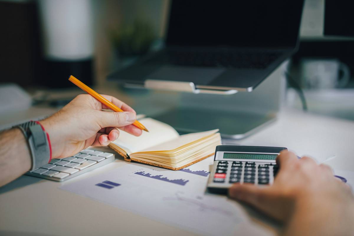 Freelancing Rate Strategy: How to Price Like a Pro (Without Leaving Money on the Table)