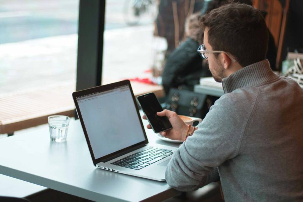 How to Build a Freelance Portfolio That Actually Lands Clients (Not Just Likes)