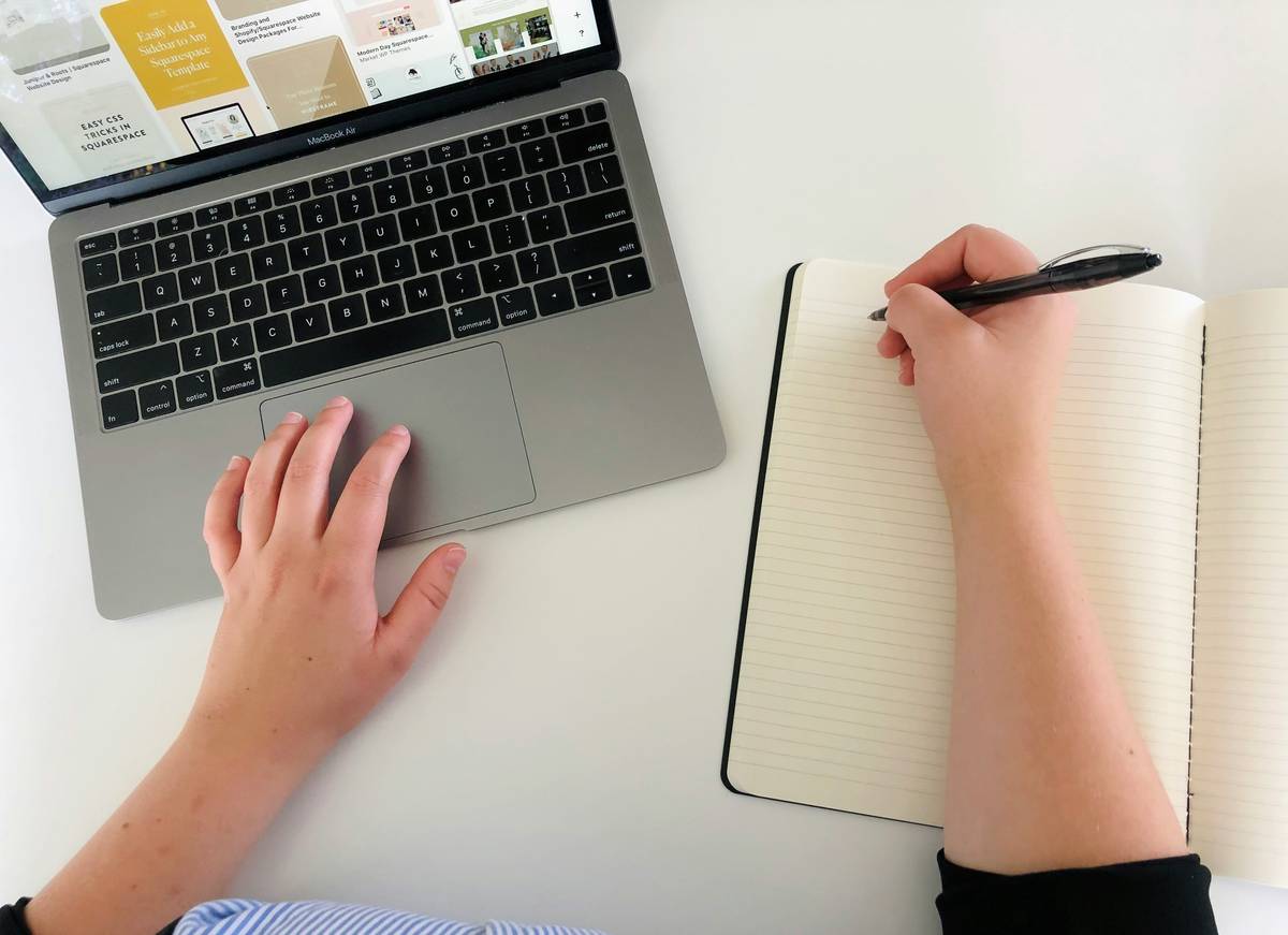 How to Build a Portfolio Freelance Strategy That Actually Lands Clients (Without Burning Out)