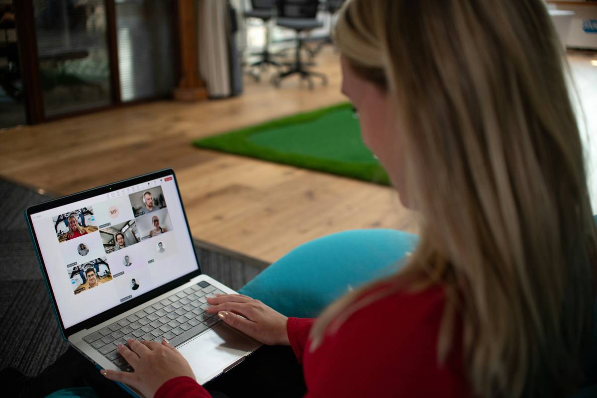 How to Create Portfolio Freelance That Actually Lands Clients (Not Just Likes)