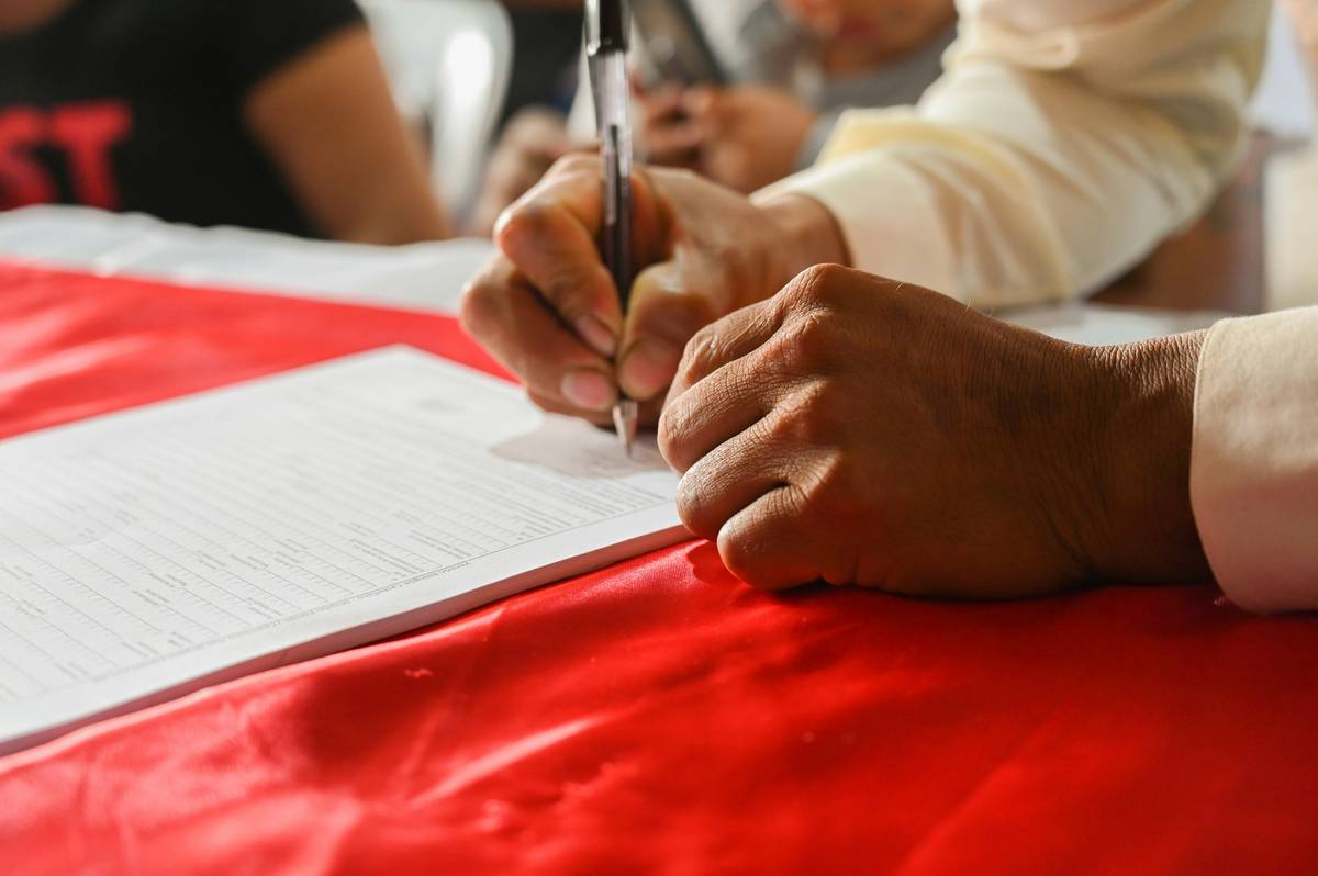 Why Your Freelance Business Is Bleeding Money (And How Client Contract Drafting Fixes It)