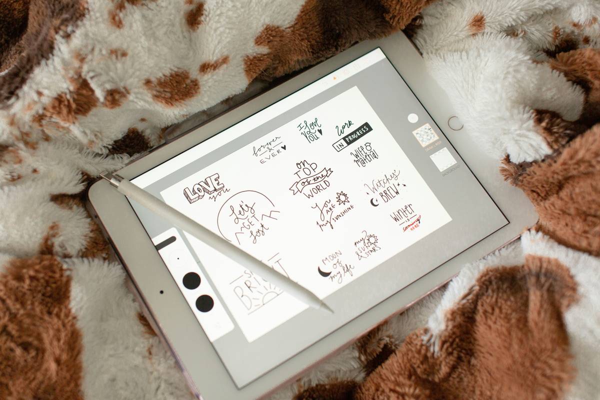 Infographic: Top 5 Freelancer Portfolio Mistakes – including 'no measurable results', 'poor mobile UX', 'outdated projects'